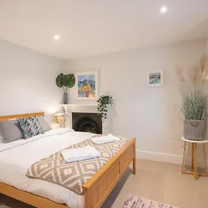  Apartment Spacious 1br Victorian Flat In Cotswolds - Free Parking