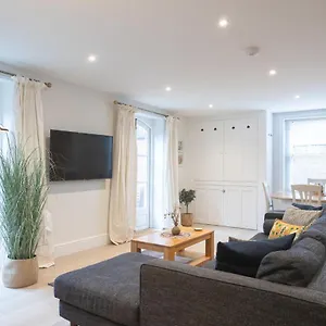  Apartment Spacious 2br Victorian Flat In Cotswolds - Free Parking